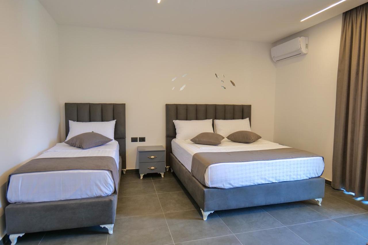 Vila Celaj 호텔 Vlorë 외부 사진