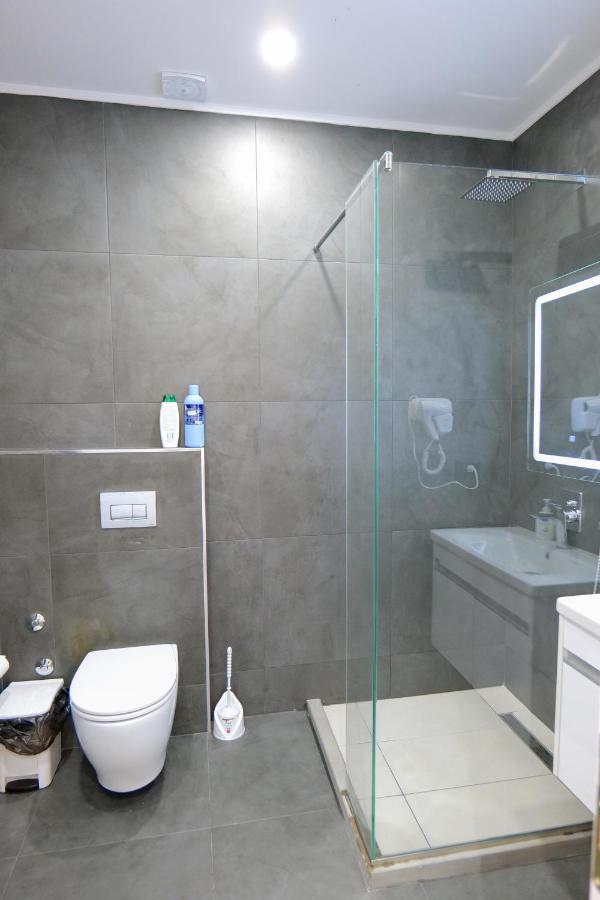 Vila Celaj 호텔 Vlorë 외부 사진