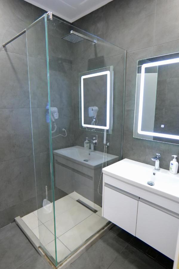 Vila Celaj 호텔 Vlorë 외부 사진